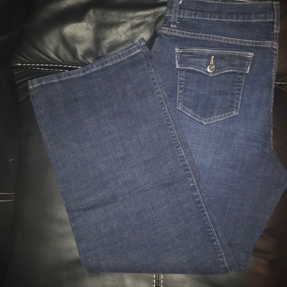 Women's Levi Jeans - Picture 2 of 4